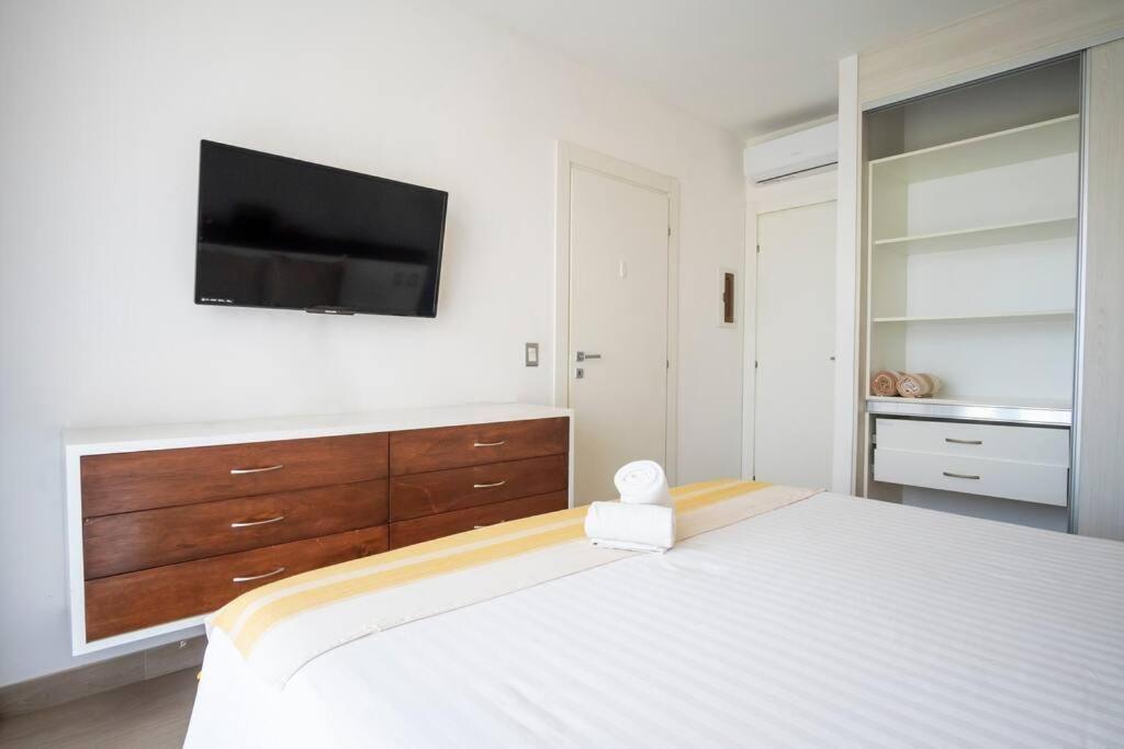 Chic 1br Retreat In Playa